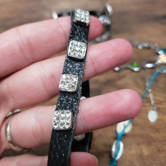 Bracelet bundle of 8 mixed styles, hearts, sea shells - Picture 7 of 8